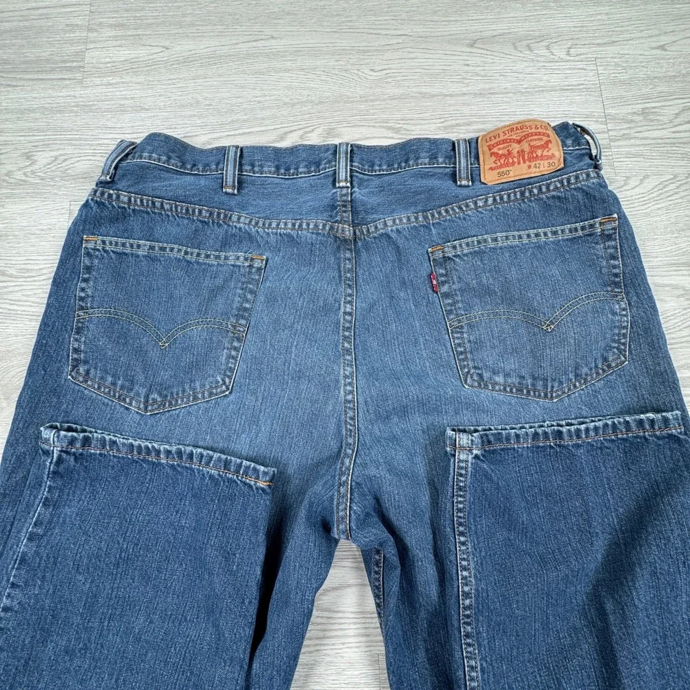 Levis orders ship
